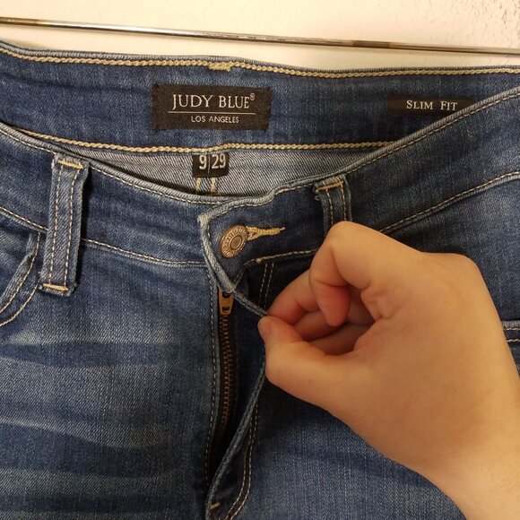 Judy Blue Jeans Womens 9/29 Blue Slim Fit Distressed Raw Hem JB82403DK - Picture 4 of 8